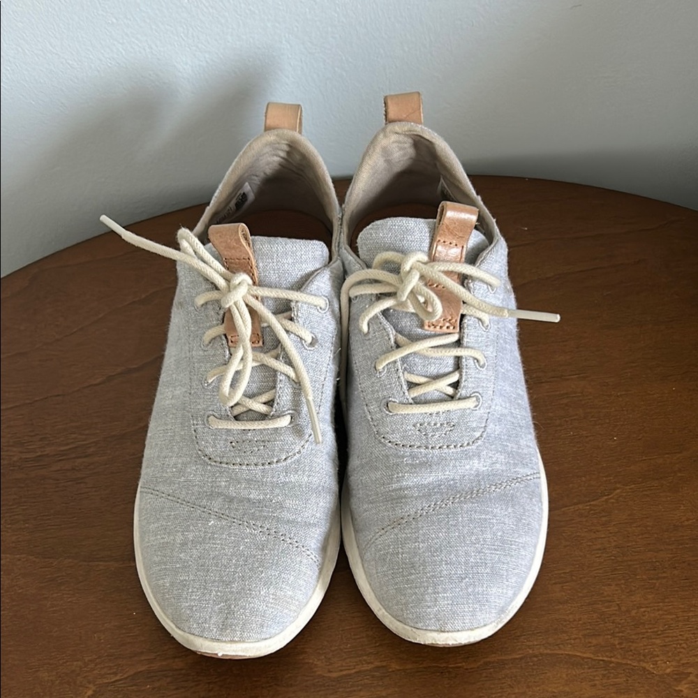Toms Light Gray Lace-Up Sneakers